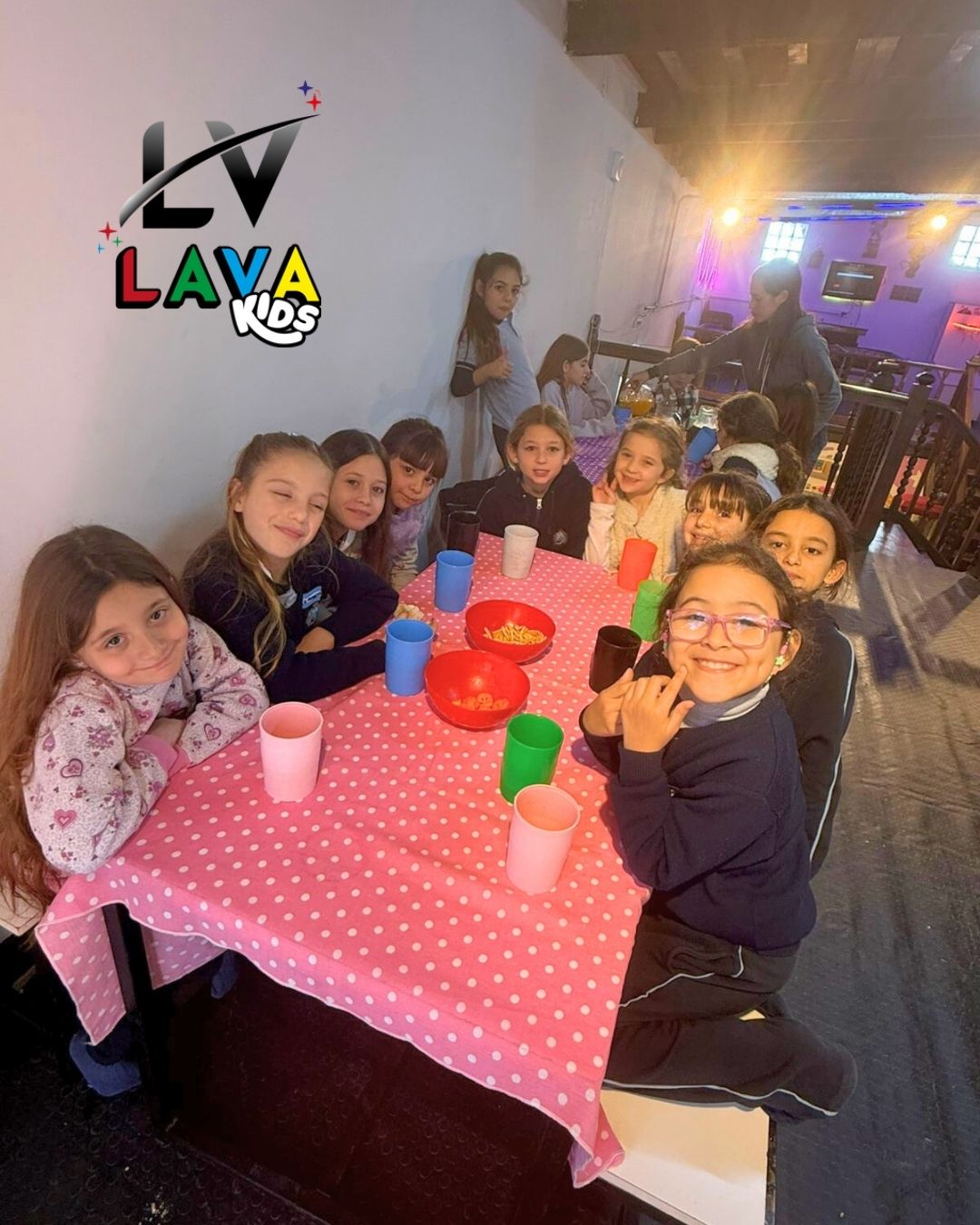 LAVA KIDS SALON DE FIESTAS INFANTILES