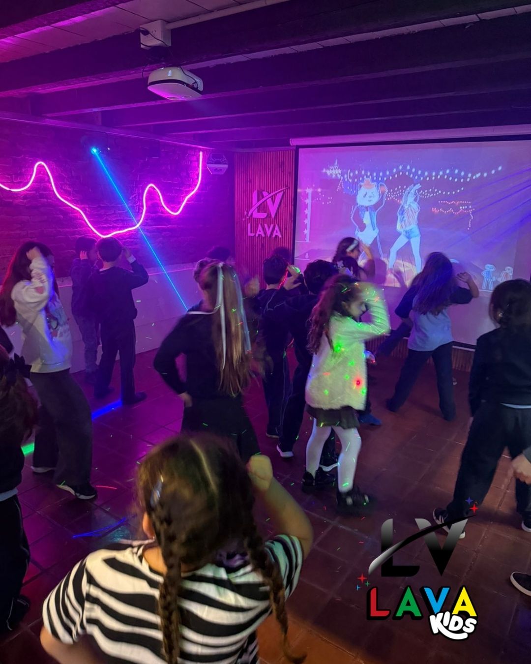 LAVA KIDS SALON DE FIESTAS INFANTILES
