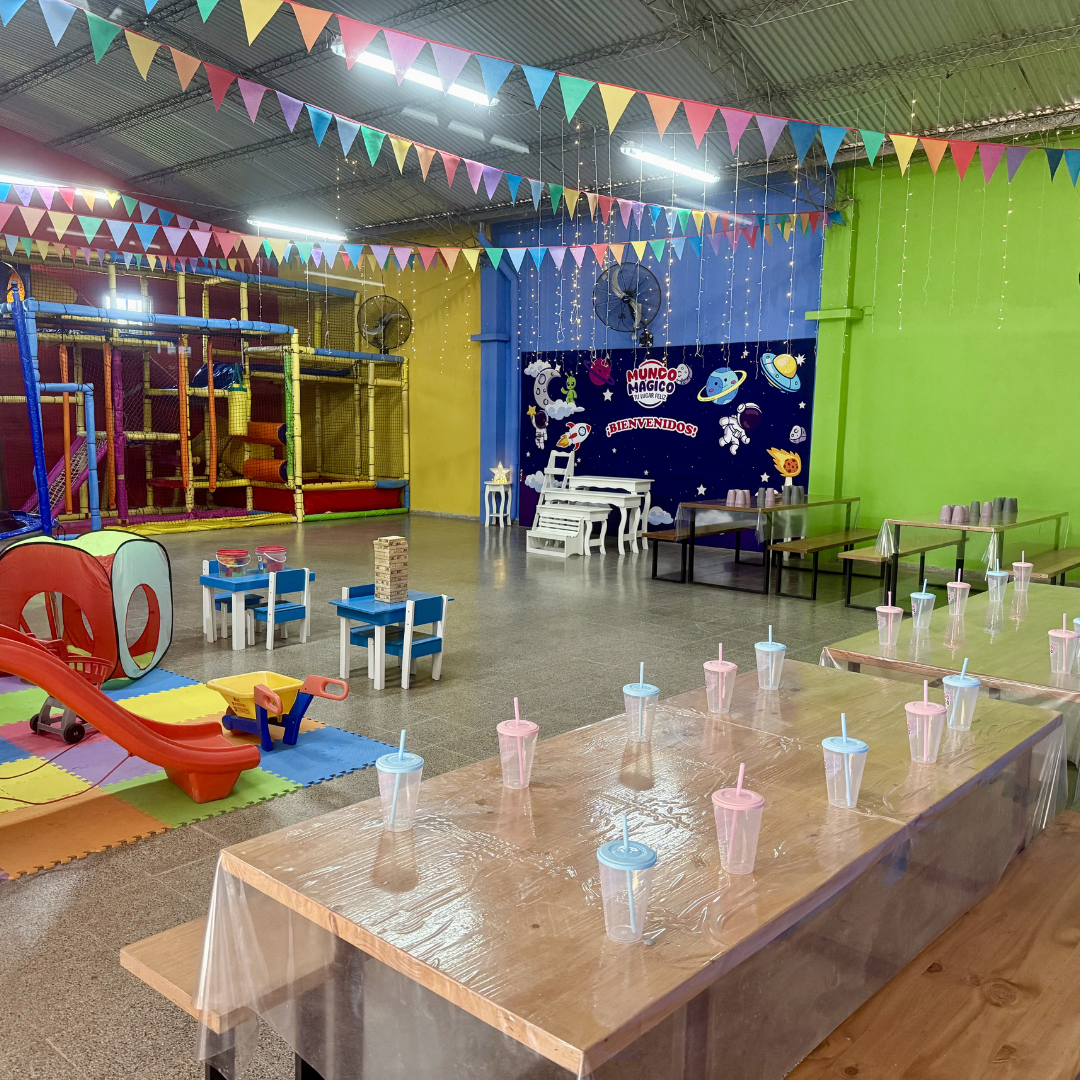 Mundo Mágico Mercedes